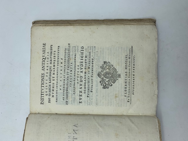 Institutiones antiquariae quibus praesidia pro Gaecis Latinisque scriptoribus nummis et marmoribus facilius intelligendis proponuntur